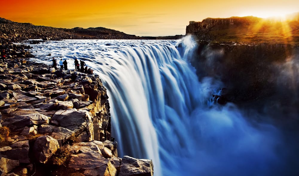 top-rated-6-waterfalls-in-iceland-with-reasons-to-visit-in-summer-2020