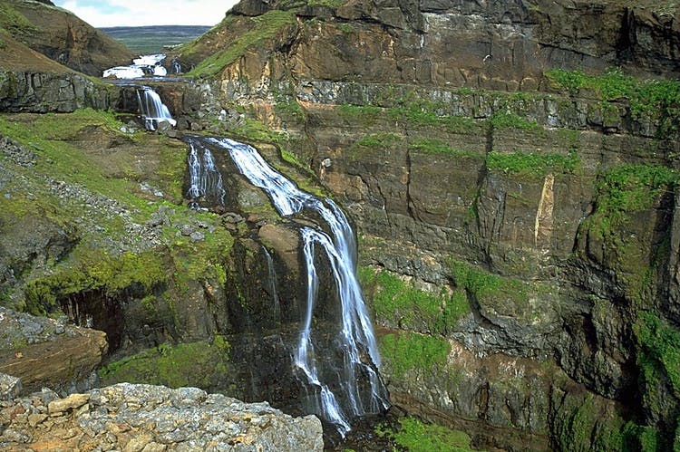 top-rated-6-waterfalls-in-iceland-with-reasons-to-visit-in-summer-2020