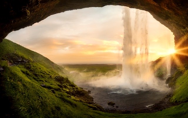 top-rated-6-waterfalls-in-iceland-with-reasons-to-visit-in-summer-2020