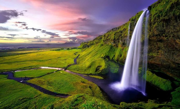 top-rated-6-waterfalls-in-iceland-with-reasons-to-visit-in-summer-2020